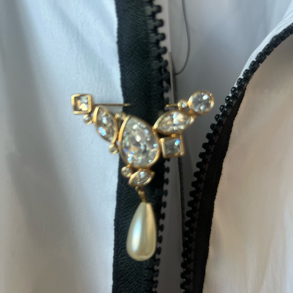 Swarovski swan signed crystals pin brooch